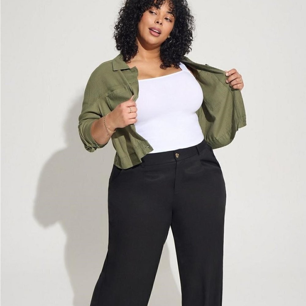 Torrid - Foxy Square Neck Crop Tank in "Bright White"